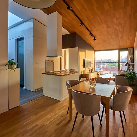 *new* View Loft 2 Bdrm